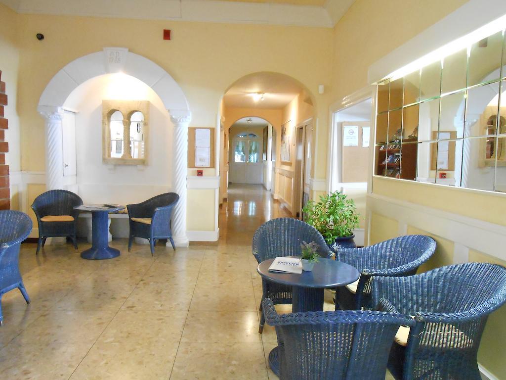 Marbella Hotel *